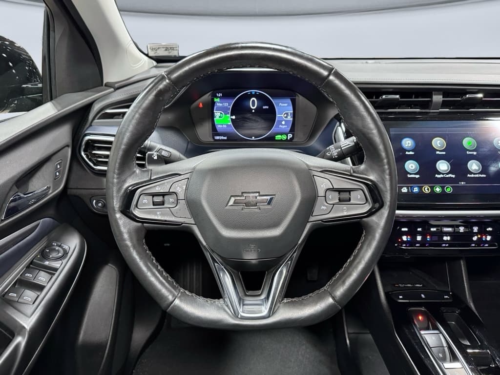 2023 Chevrolet Bolt EUV view 9