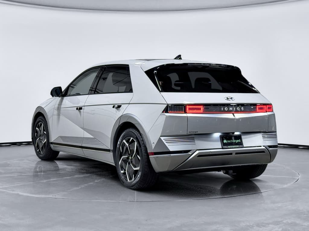 2023 Hyundai IONIQ 5 view 2