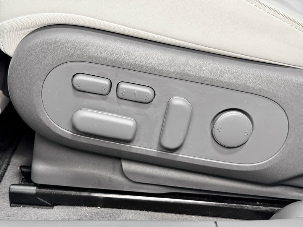 2023 Hyundai IONIQ 5 view 6