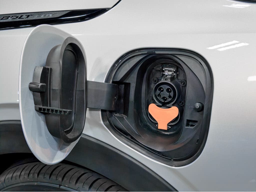 2023 Chevrolet Bolt EUV view 5