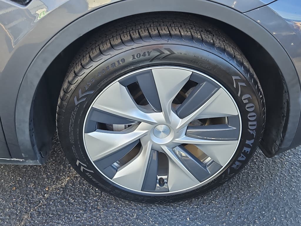 2021 Tesla Model Y view 34