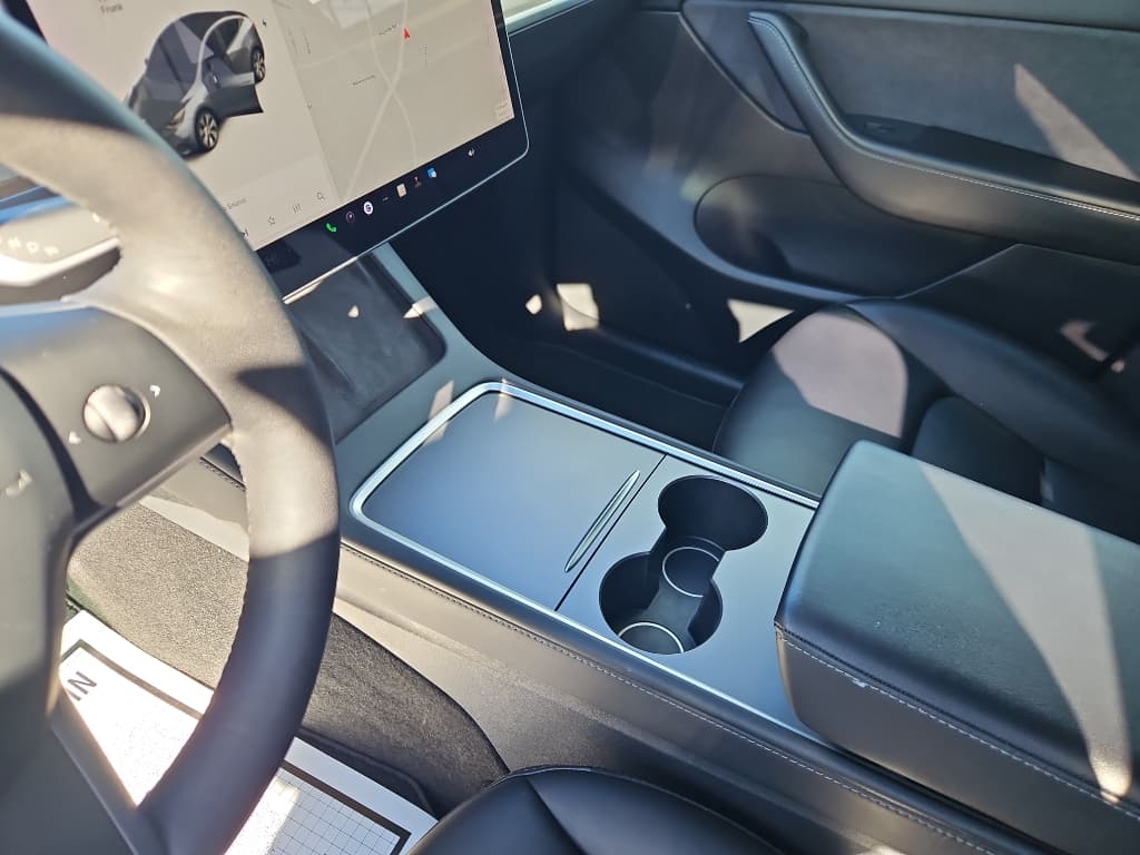 2021 Tesla Model Y view 17