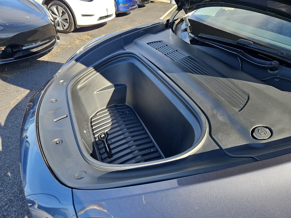 2021 Tesla Model Y view 25