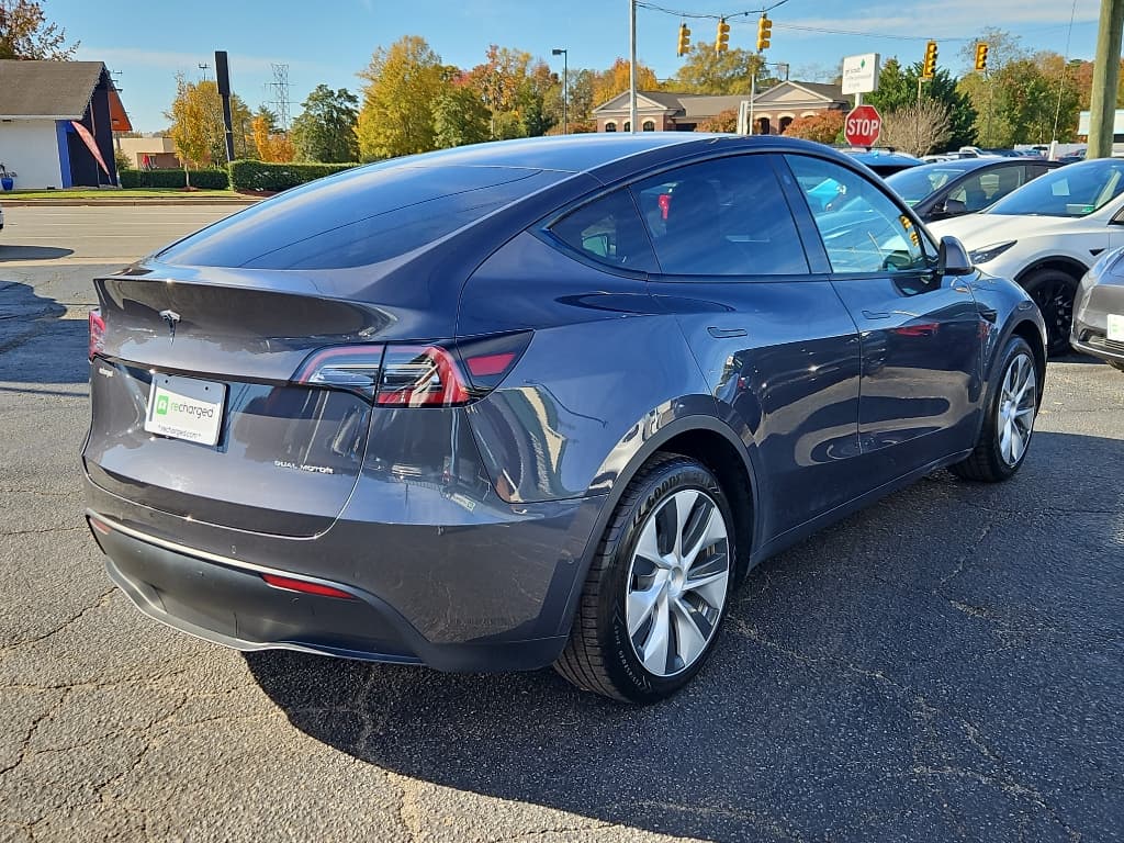 2021 Tesla Model Y view 3