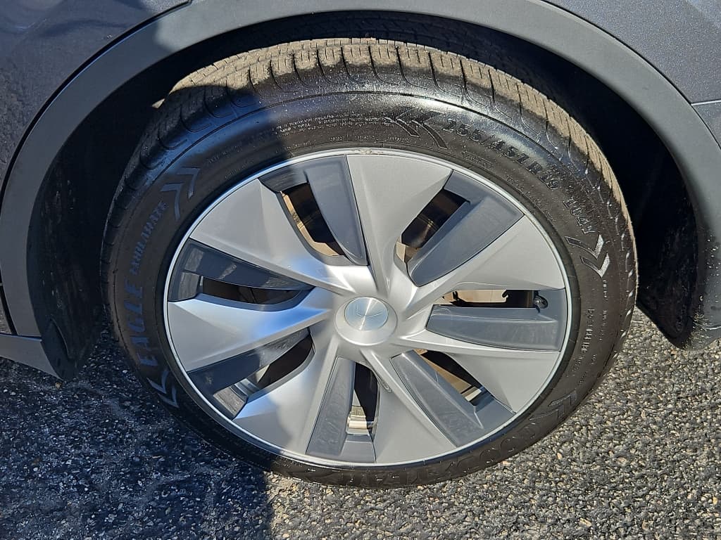 2021 Tesla Model Y view 30