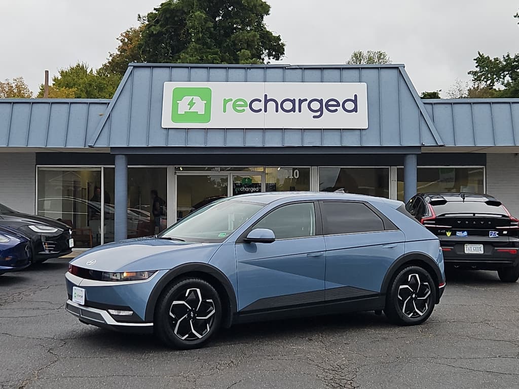 2023 Hyundai IONIQ 5 view 2