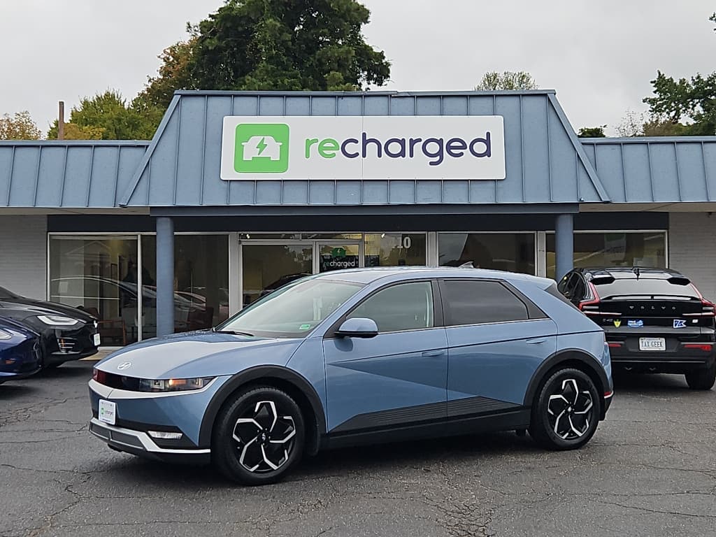 2023 Hyundai IONIQ 5 view 3
