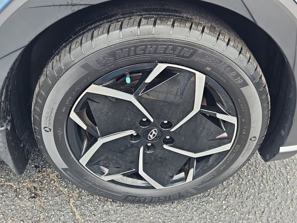 2023 Hyundai IONIQ 5 view 24