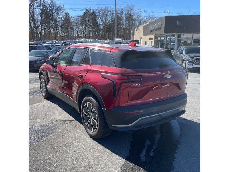 2025 Chevrolet Blazer EV view 4