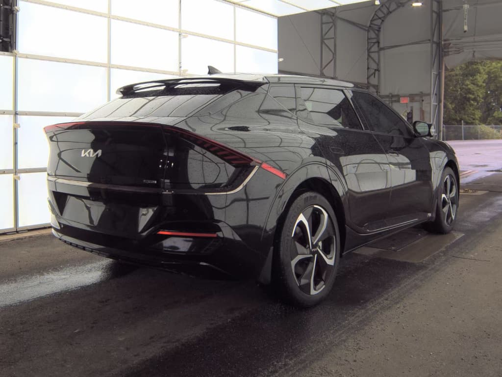 2024 Kia EV6 view 3