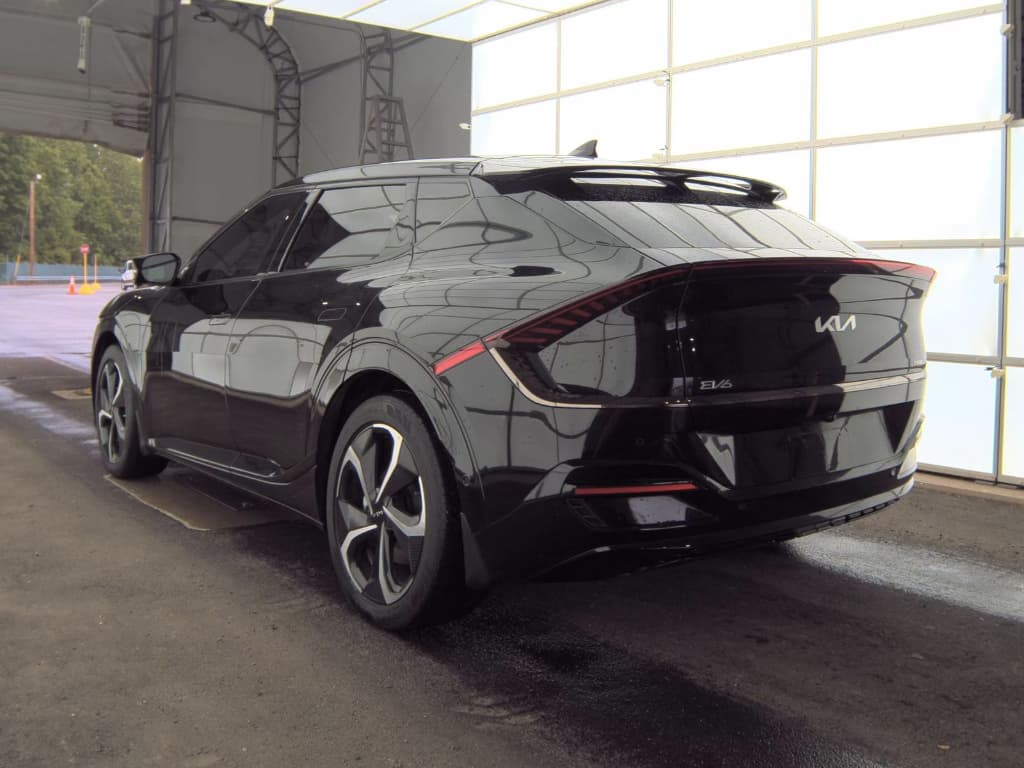 2024 Kia EV6 view 4
