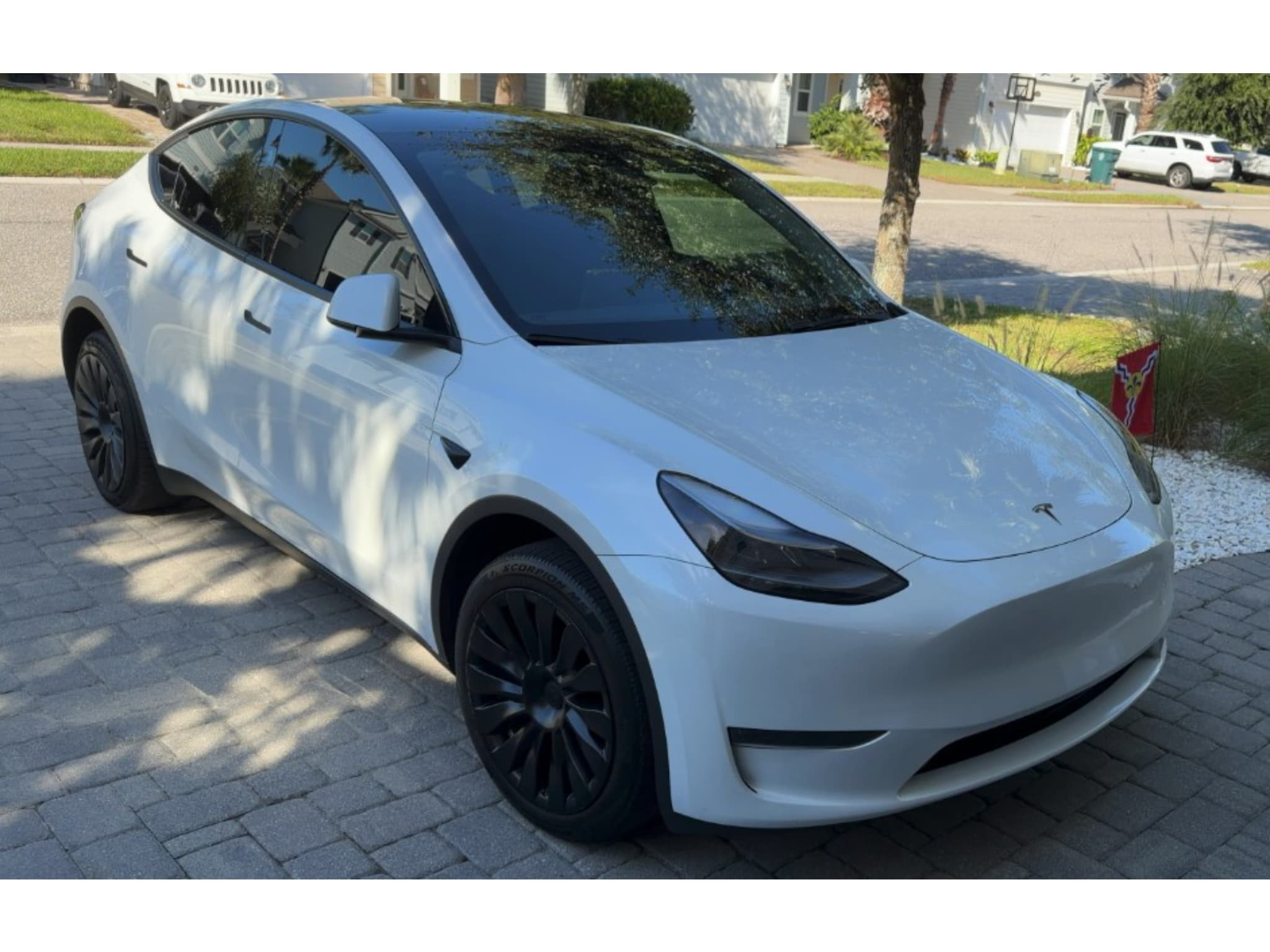 2023 Tesla Model Y view 4