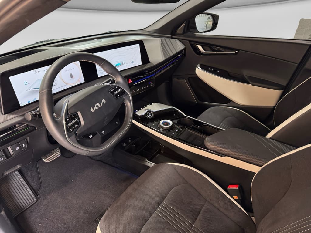 2024 Kia EV6 view 7