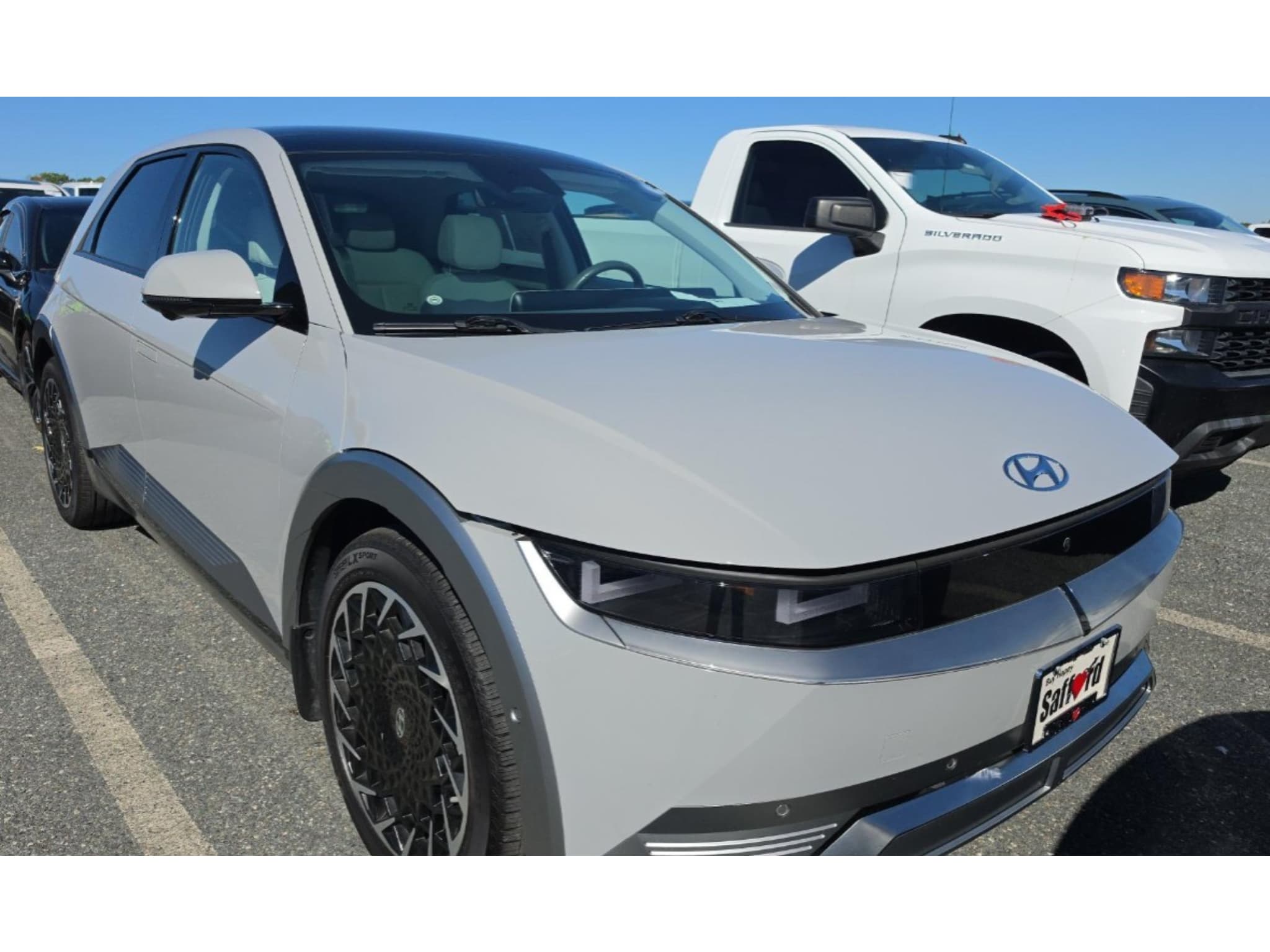 2023 Hyundai IONIQ 5 view 4
