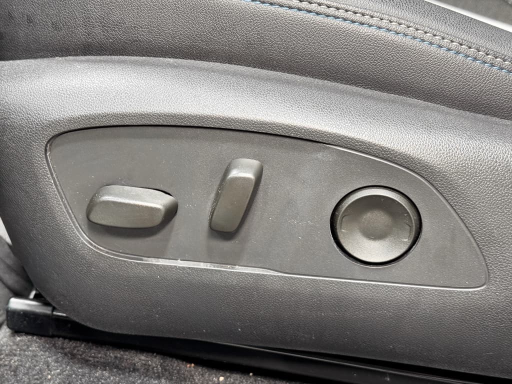 2025 Chevrolet Equinox EV view 6