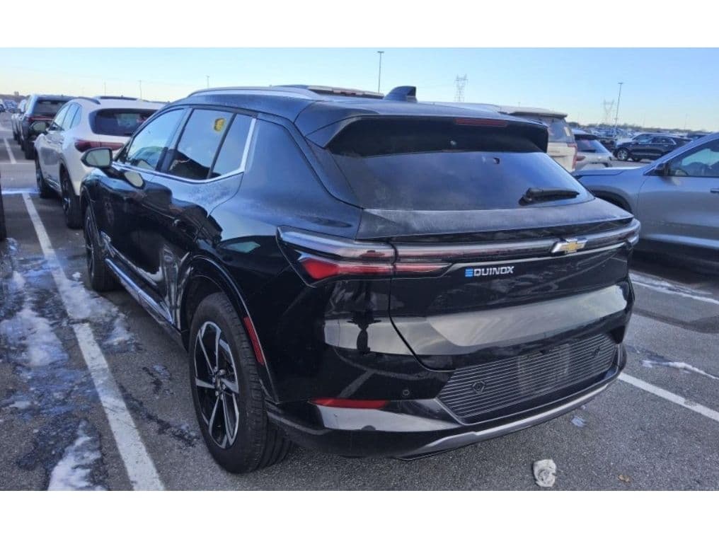 2025 Chevrolet Equinox EV view 4