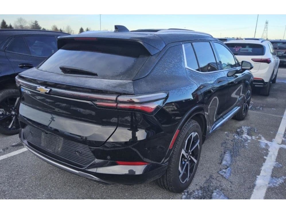 2025 Chevrolet Equinox EV view 3