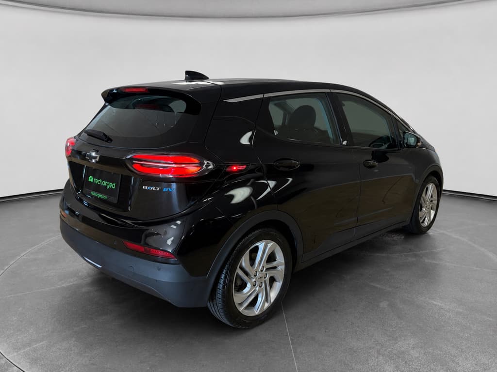 2023 Chevrolet Bolt EV view 4