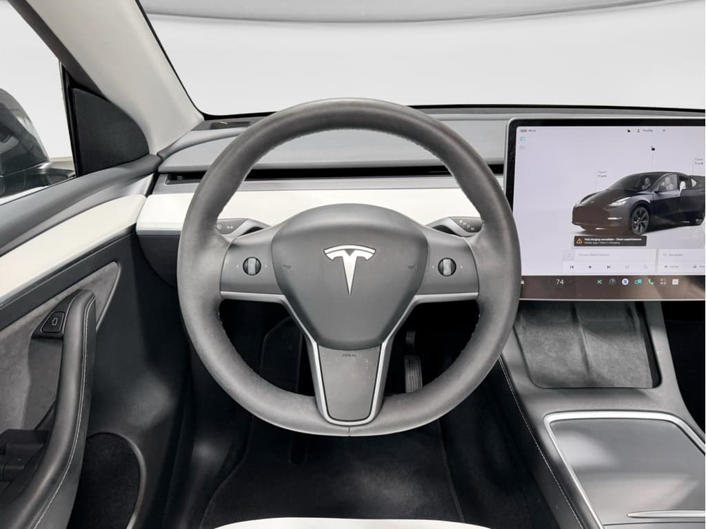 2024 Tesla Model Y view 7