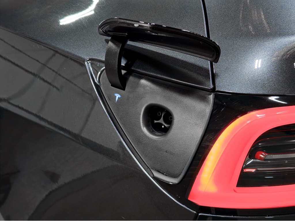 2024 Tesla Model Y view 5