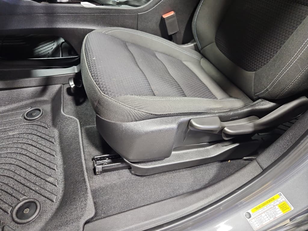 2023 Chevrolet Bolt EUV view 7