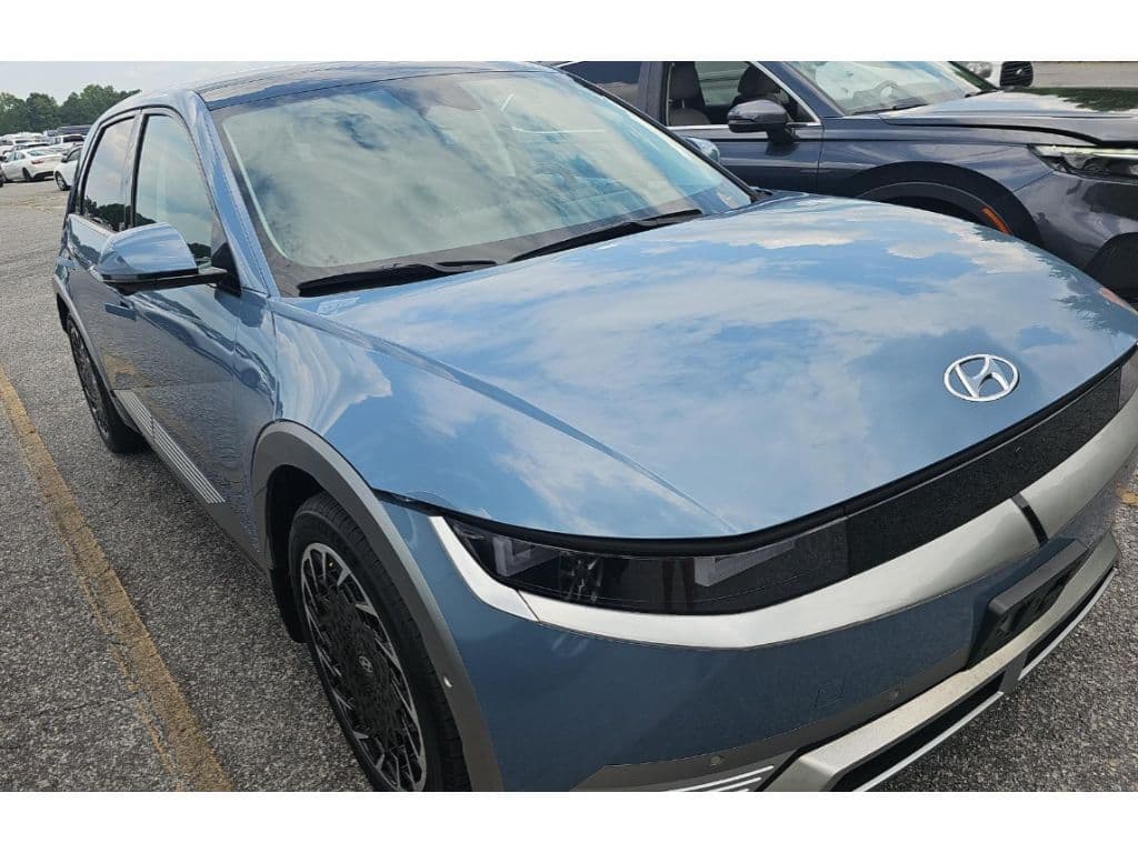 2023 Hyundai IONIQ 5 view 2
