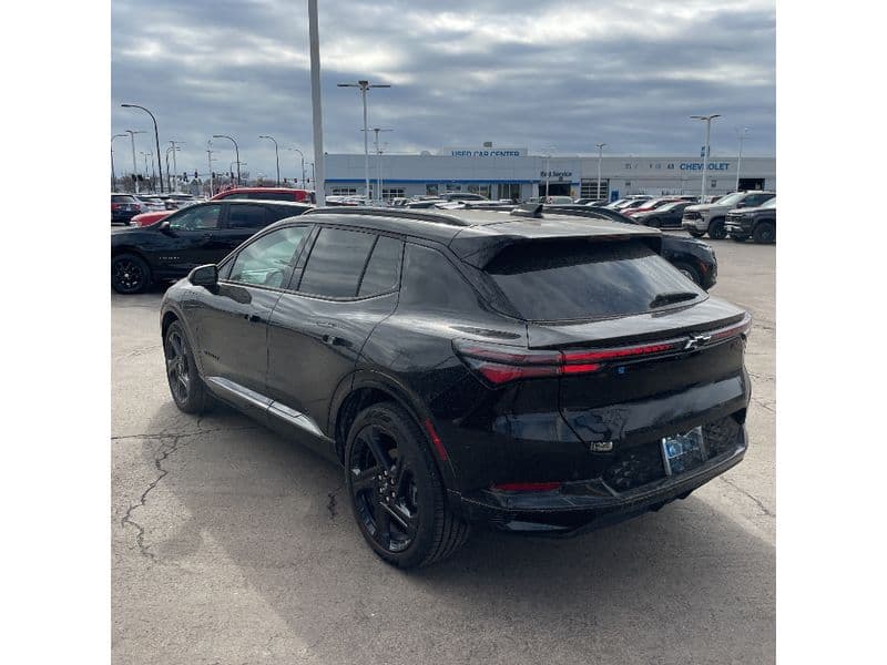 2024 Chevrolet Equinox EV view 4