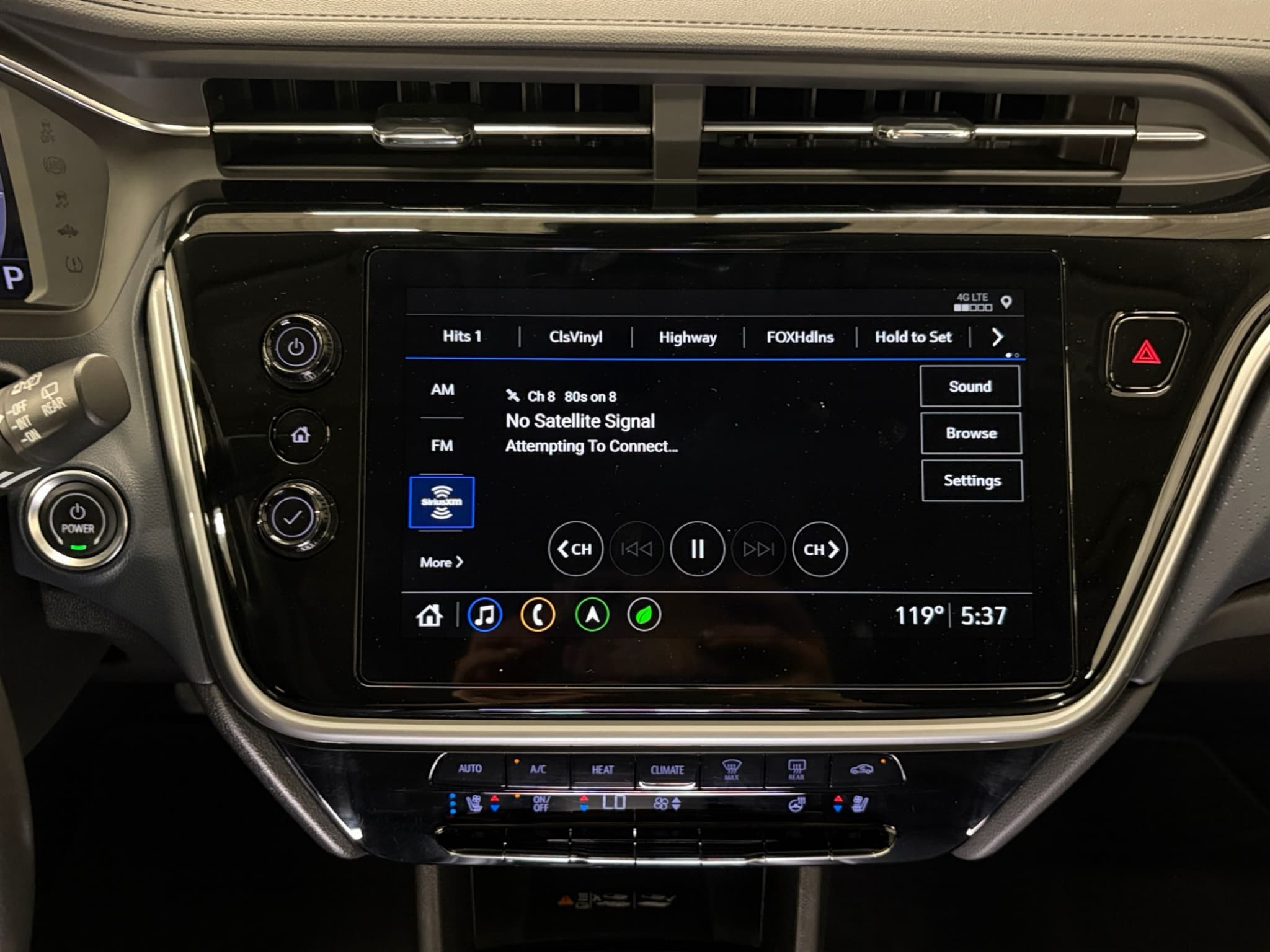 2023 Chevrolet Bolt EUV view 7