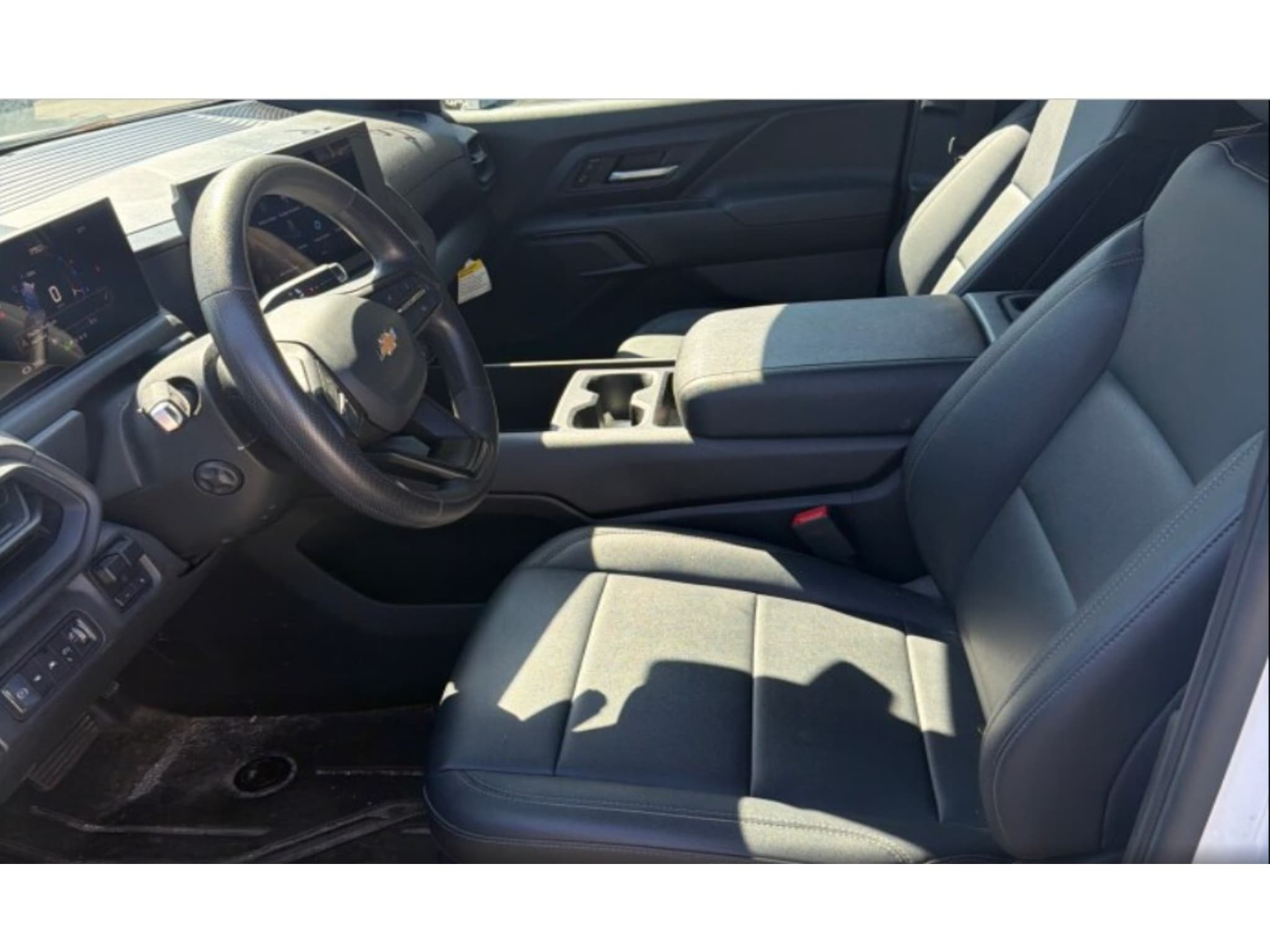 2024 Chevrolet Silverado EV view 6