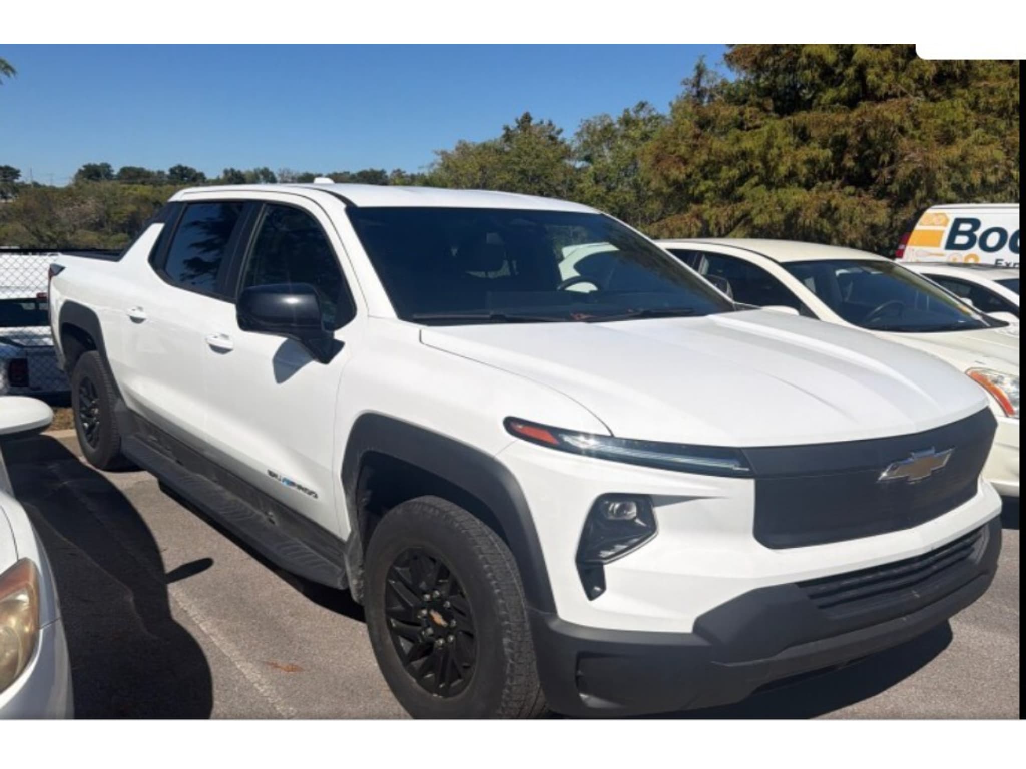 2024 Chevrolet Silverado EV view 4