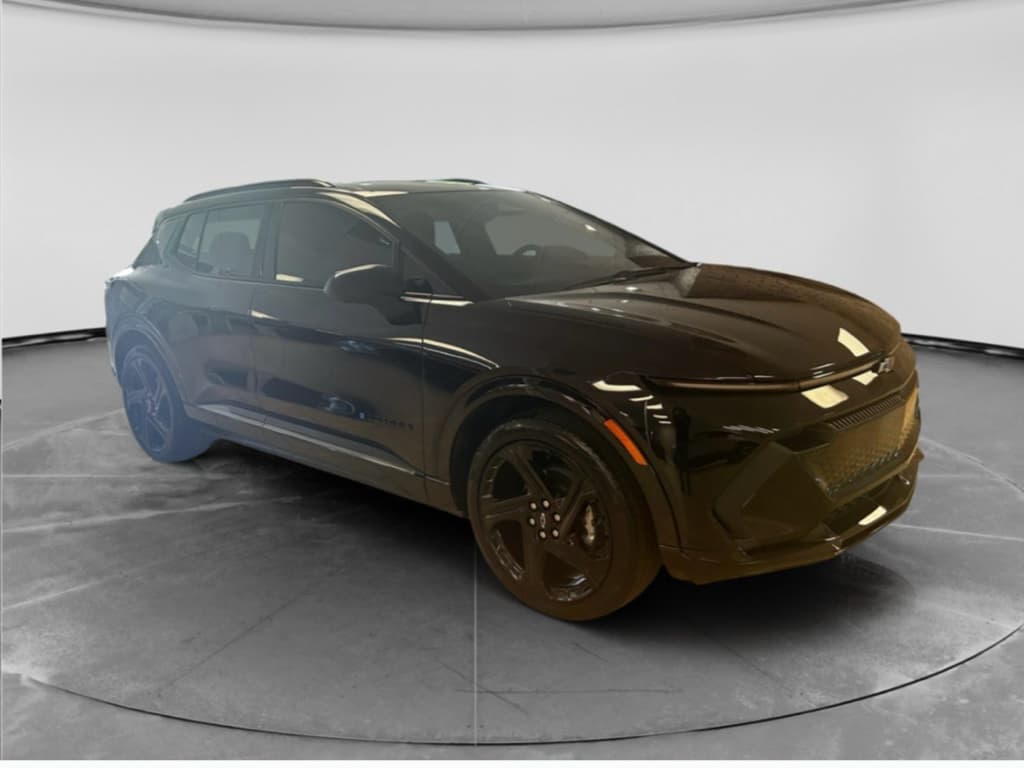 2025 Chevrolet Equinox EV view 3