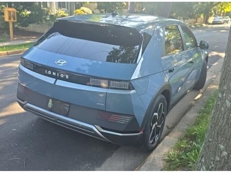 2023 Hyundai IONIQ 5 view 3