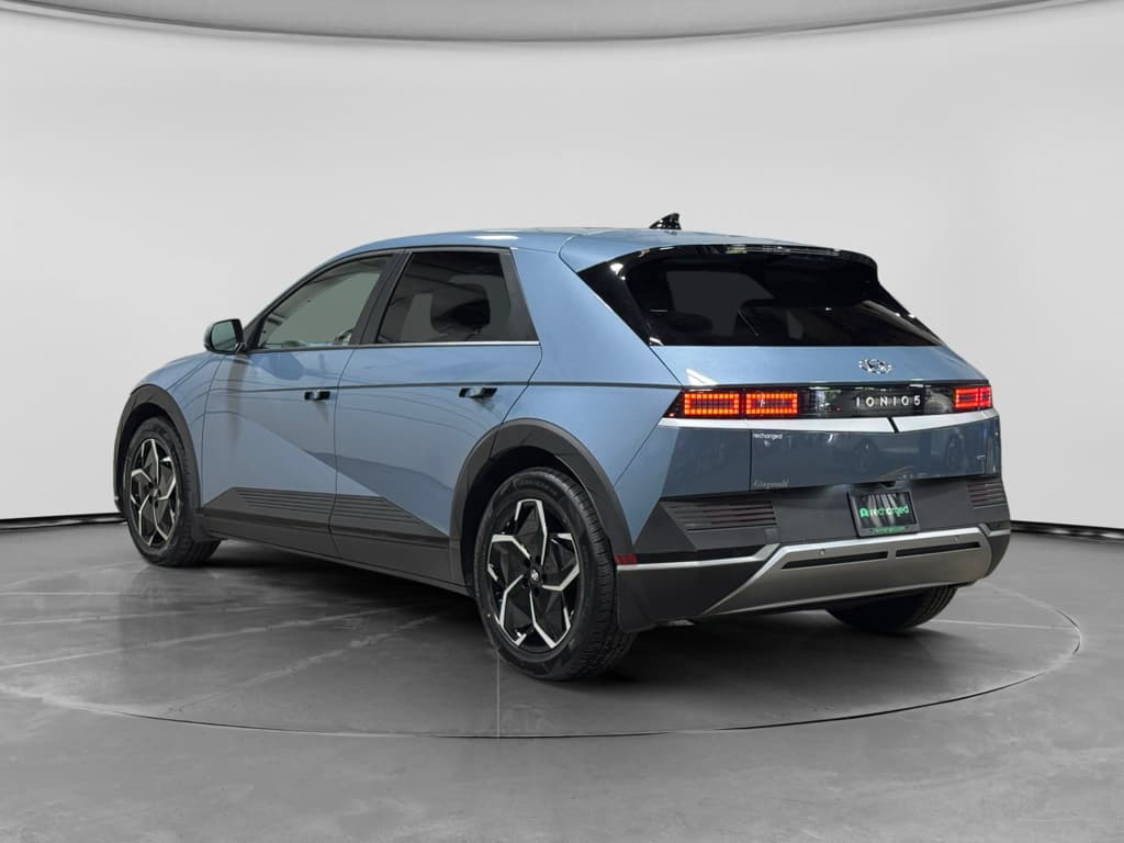 2023 Hyundai IONIQ 5 view 2