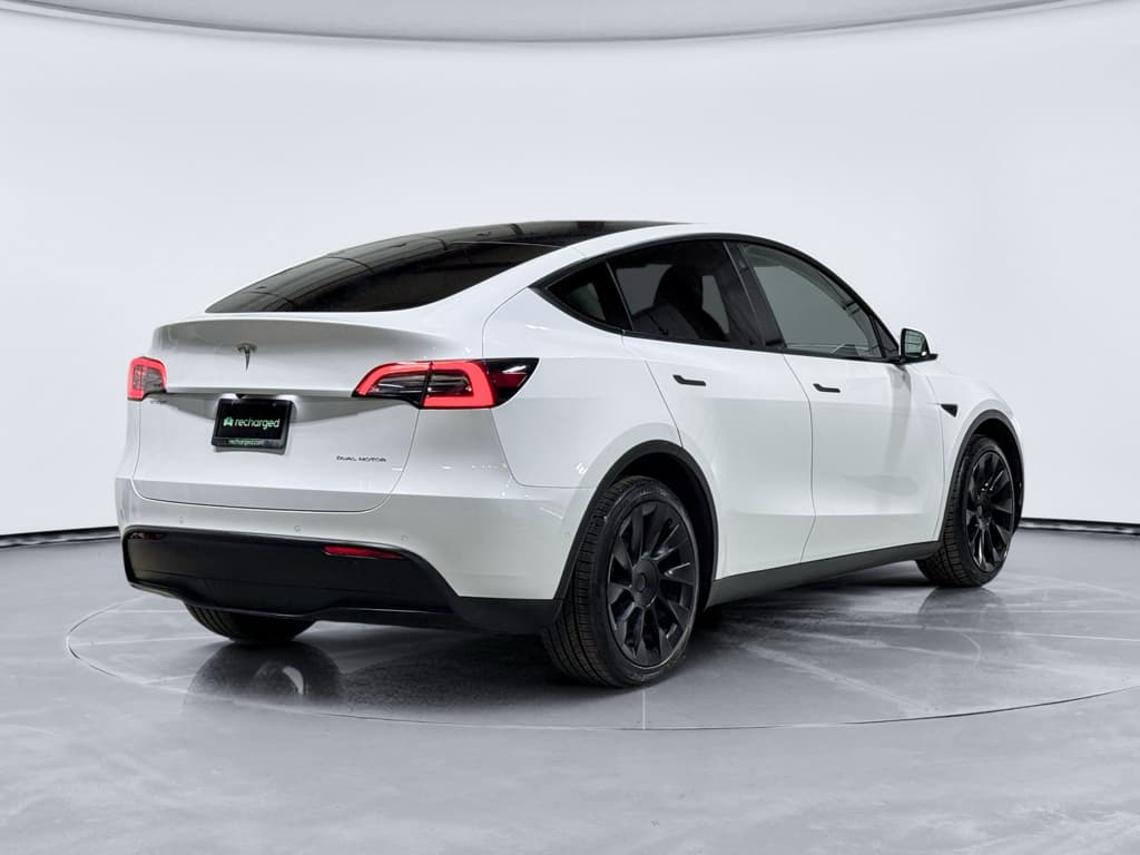 2021 Tesla Model Y view 3