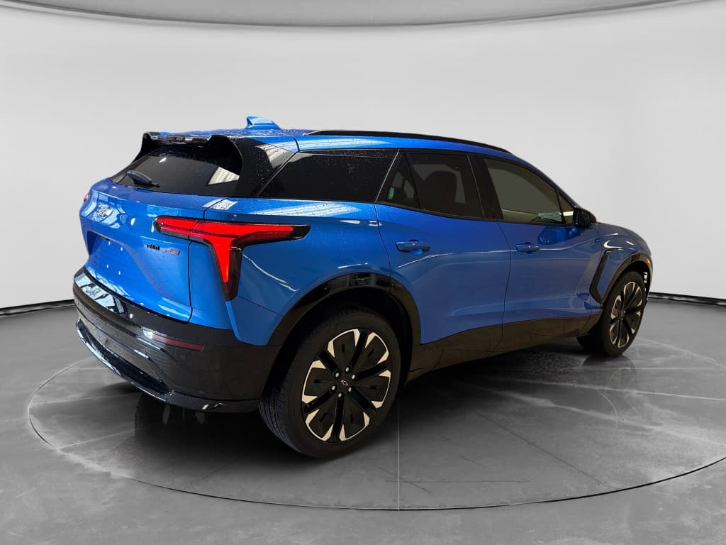 2024 Chevrolet Blazer EV view 4