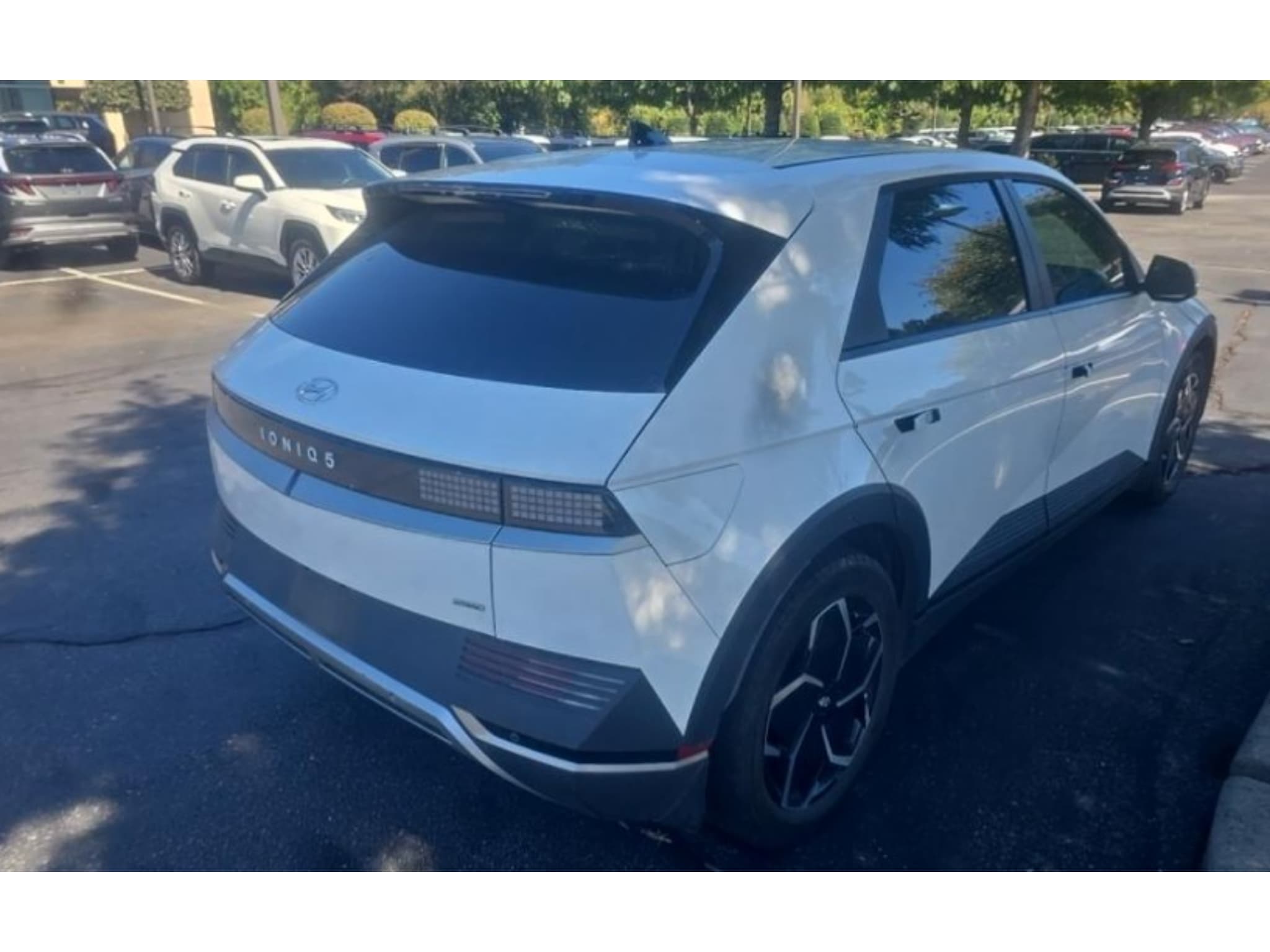 2023 Hyundai IONIQ 5 view 3