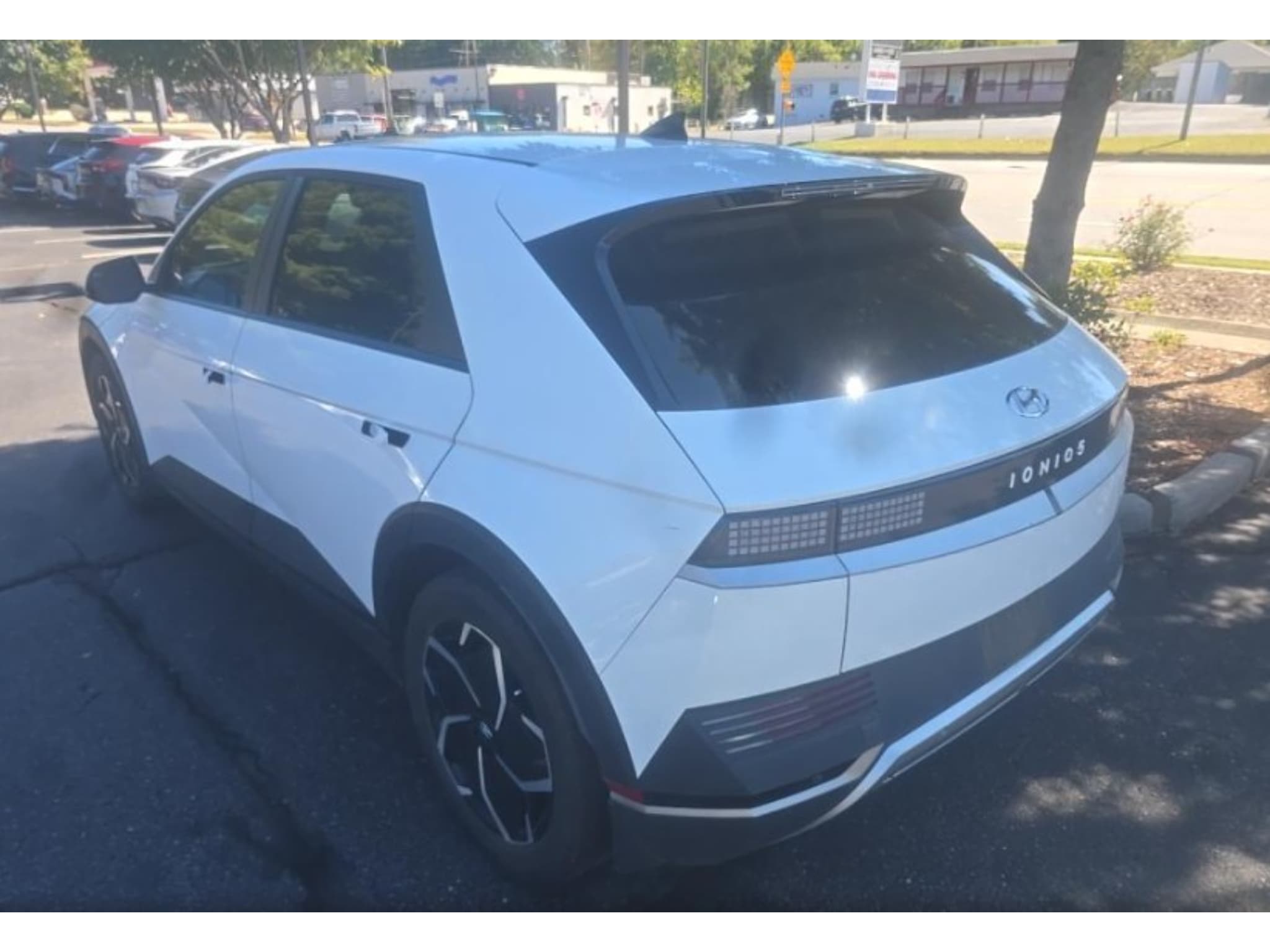 2023 Hyundai IONIQ 5 view 2