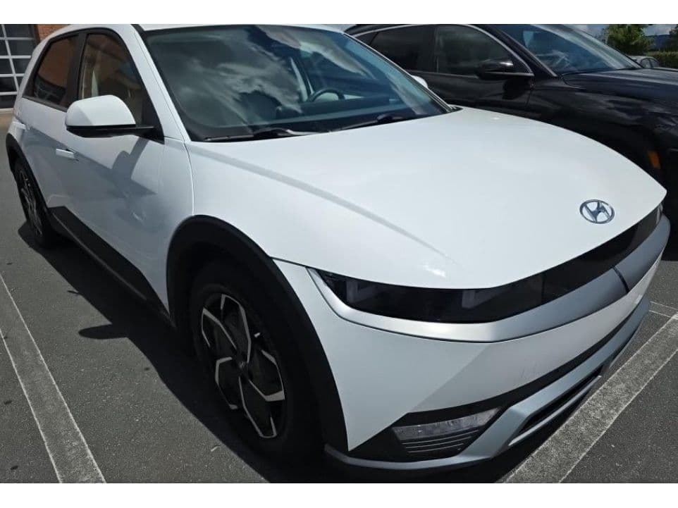 2023 Hyundai IONIQ 5 view 2