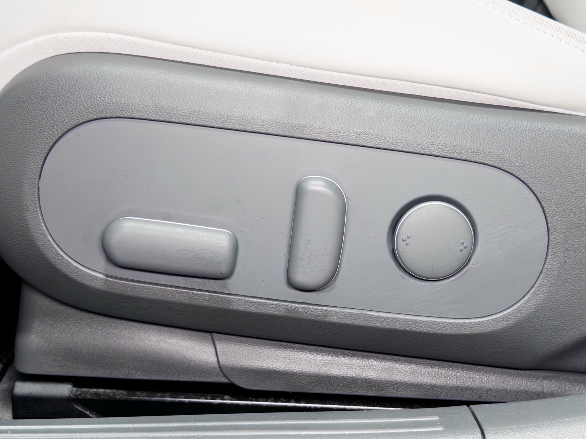 2023 Hyundai IONIQ 5 view 6