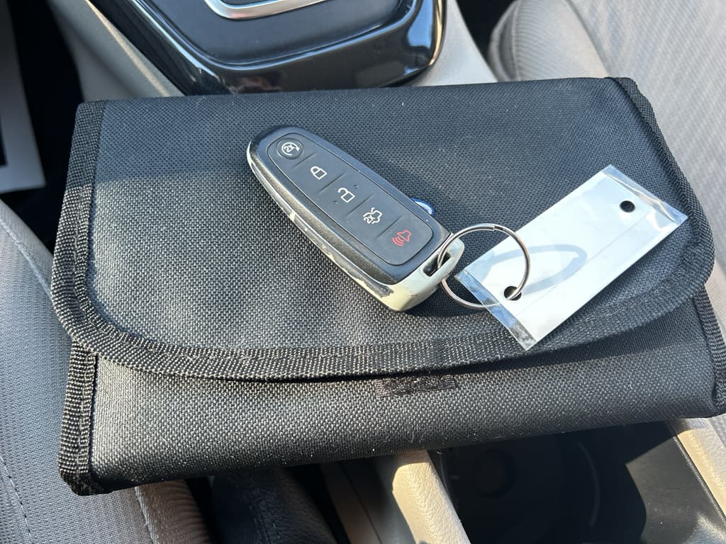 2015 Ford Focus view 16