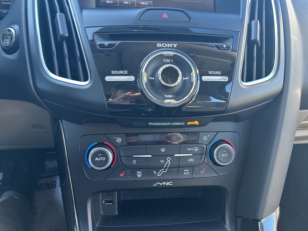 2015 Ford Focus view 12