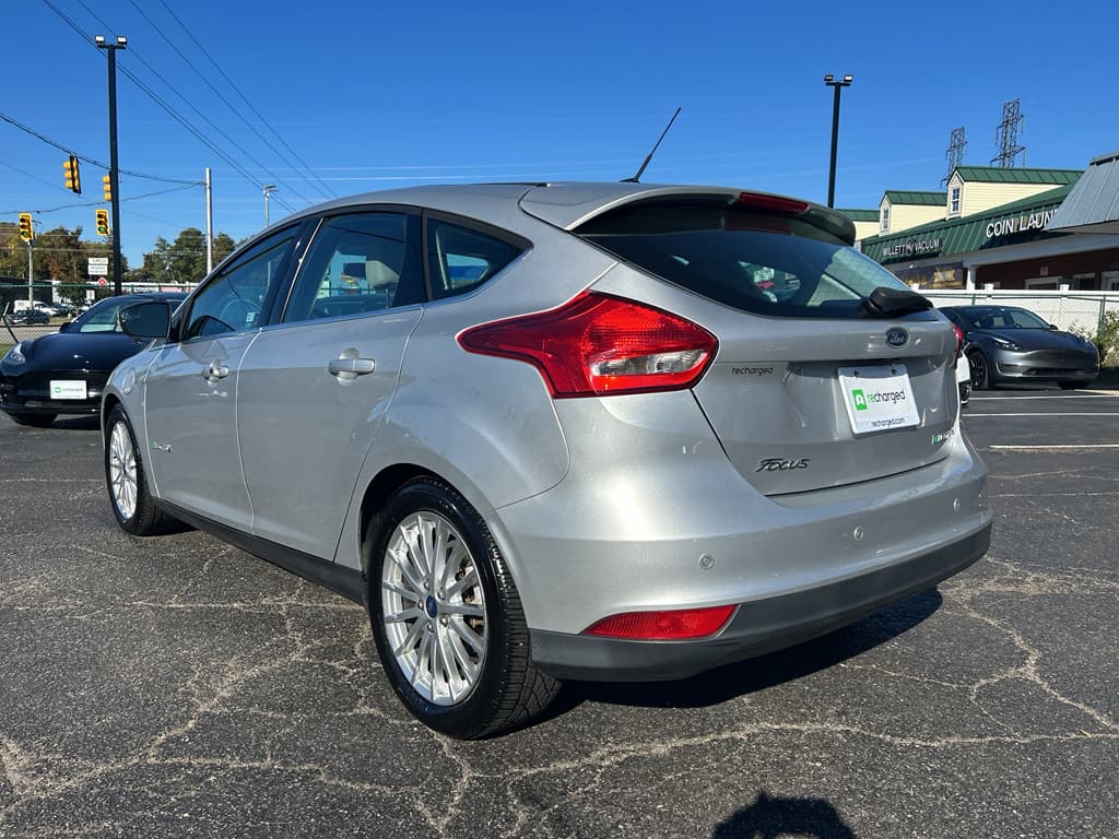 2015 Ford Focus view 2