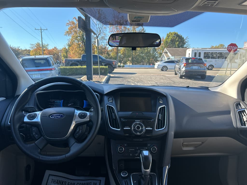 2015 Ford Focus view 13