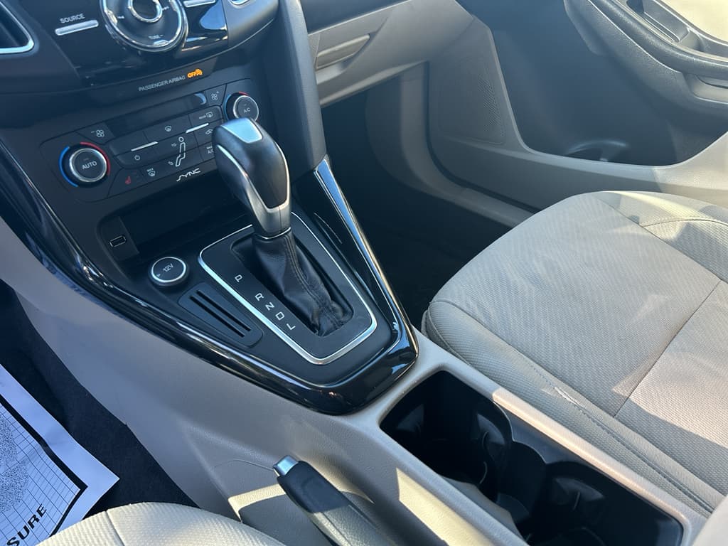 2015 Ford Focus view 14
