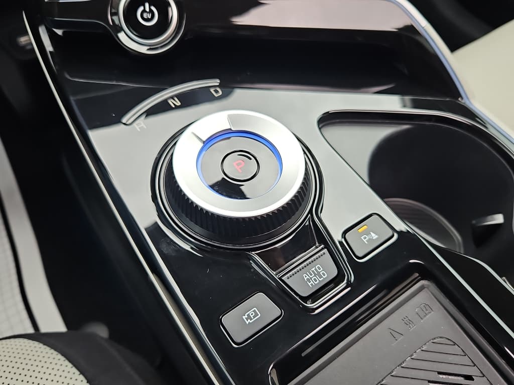 2024 Kia EV6 view 19