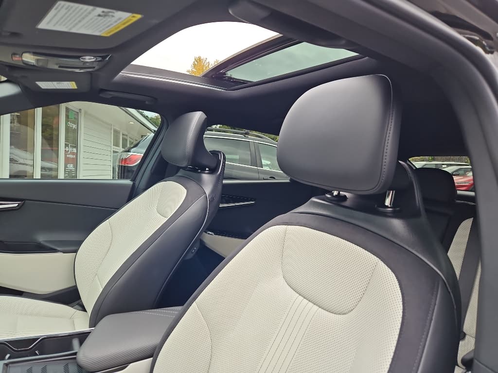 2024 Kia EV6 view 22