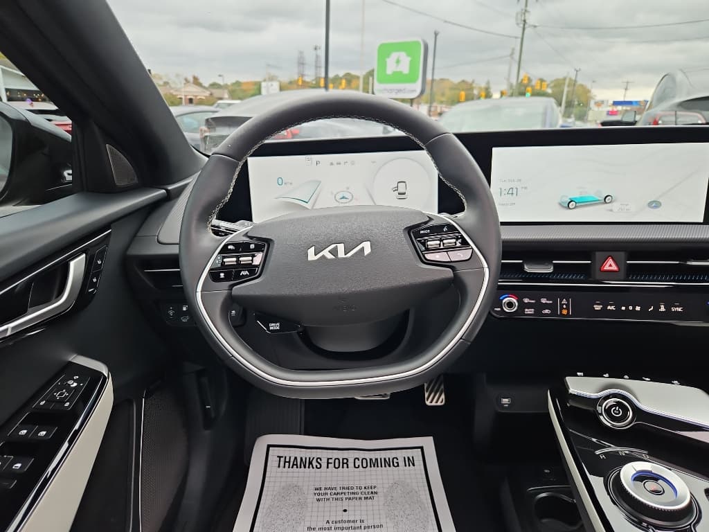2024 Kia EV6 view 8