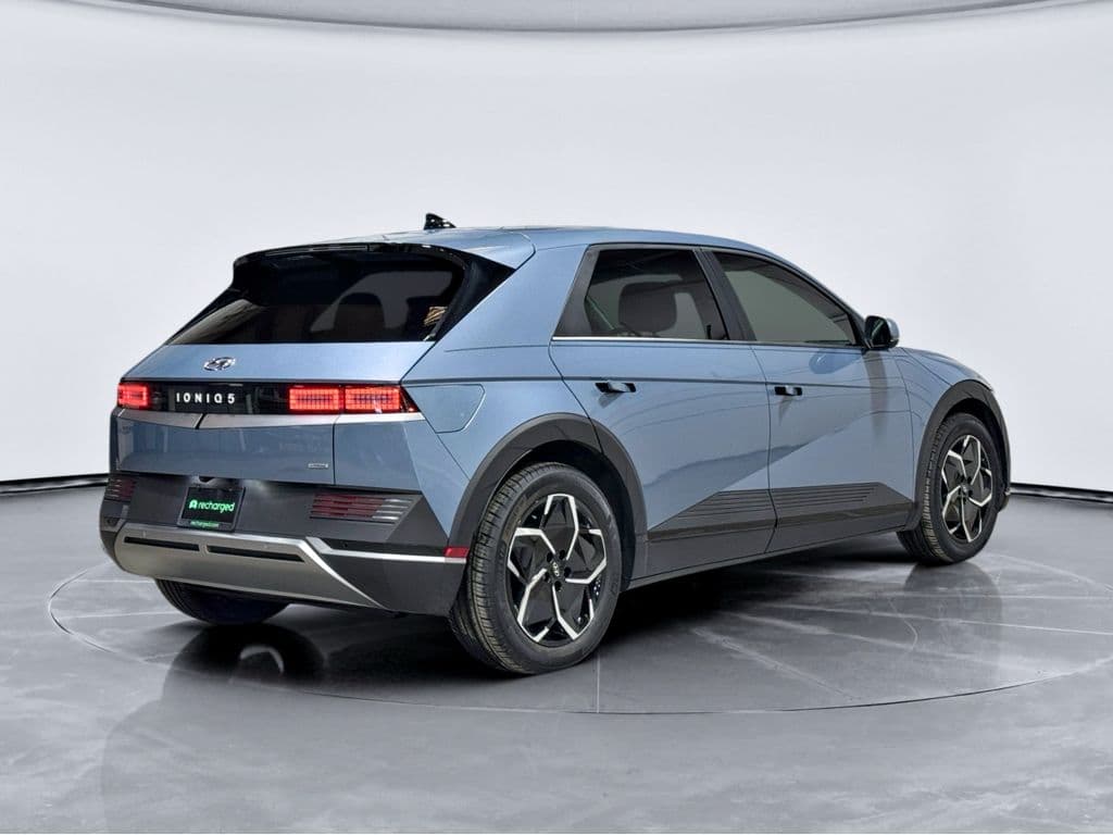 2023 Hyundai IONIQ 5 view 4