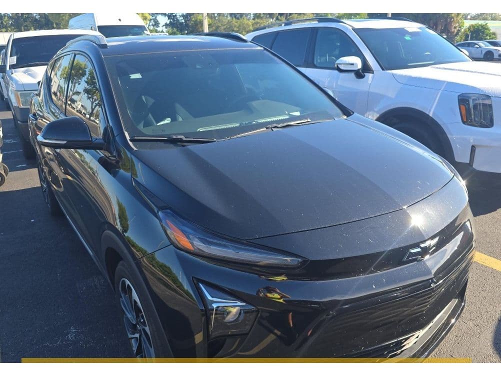 2023 Chevrolet Bolt EUV view 2