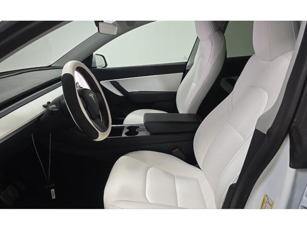 2021 Tesla Model Y view 5